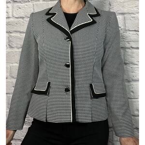 Adorable Retro 60's Style Lightweight Houndstooth Blazer with Square Buttons